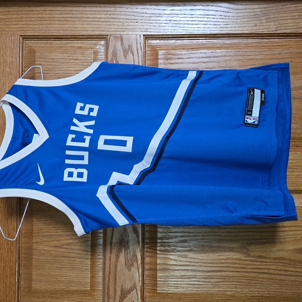 NWT Nike Bucks Lillard Jersey Kids Size L